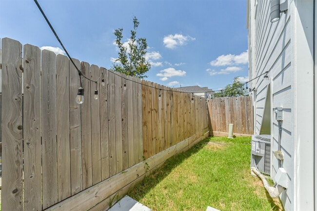 Building Photo - 8321 Springwood Cyn Ln