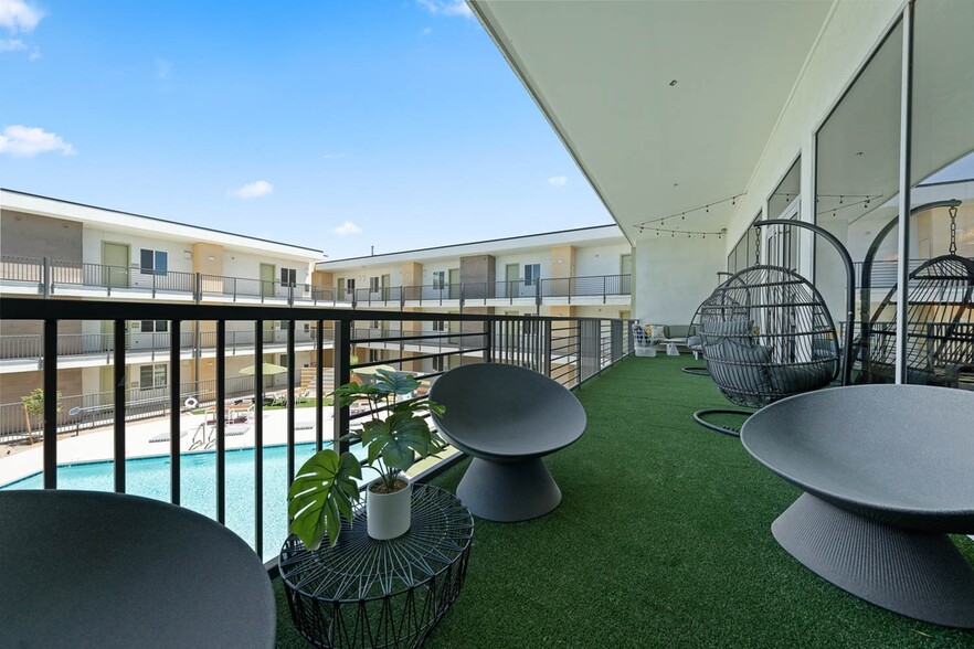Building Photo - Cabana Bullard