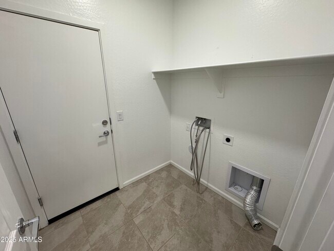 Building Photo - 38013 N Flank Rider Wy