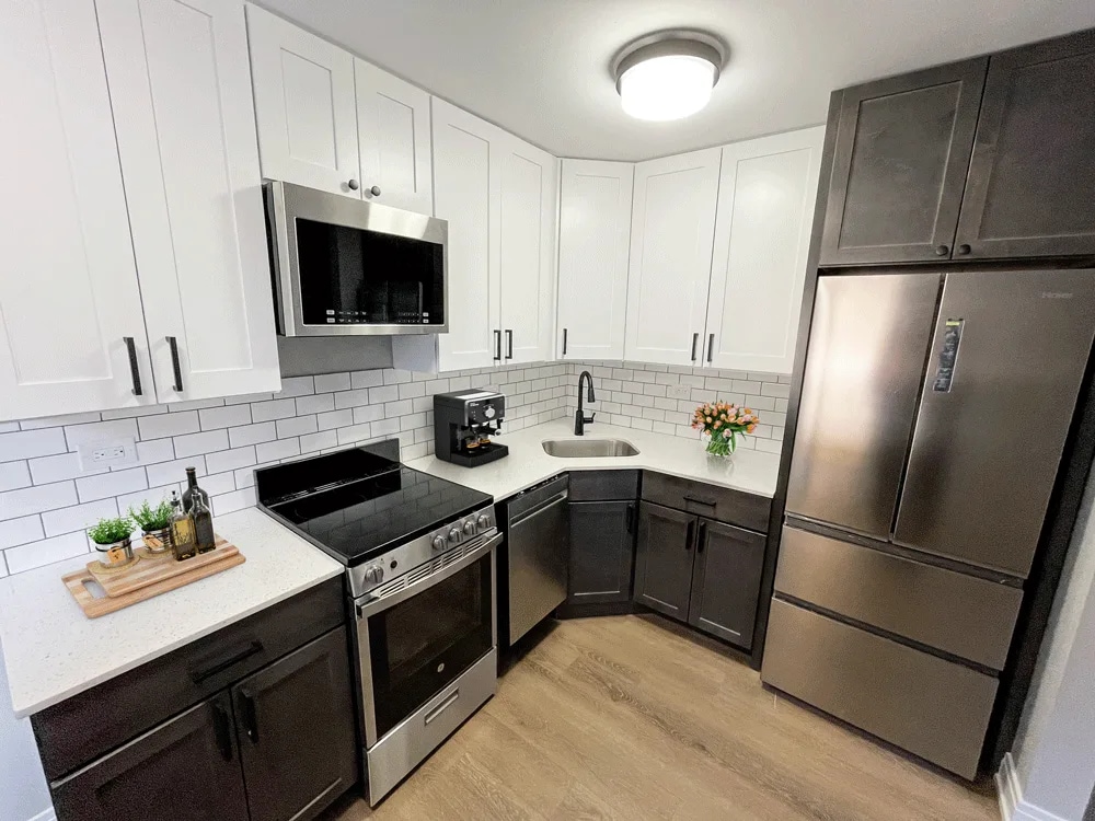 Building Photo - 6040 N Sheridan Rd