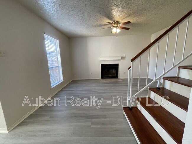 Building Photo - 5524 Lewis Ct