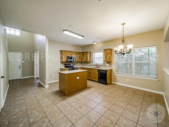 Building Photo - 4016 Summerhill Ln
