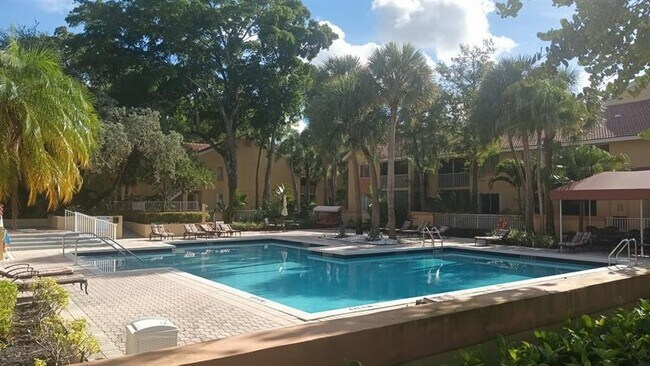 Building Photo - 1055 Coral Club Dr