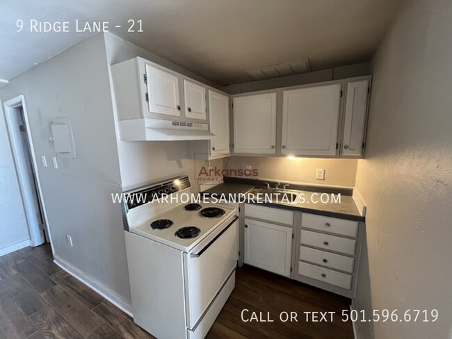 Building Photo - 9 Ridge Ln