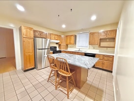 Building Photo - 38 Franklin St