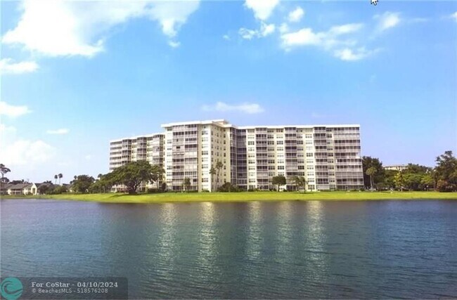 Building Photo - 3095 N Course Dr