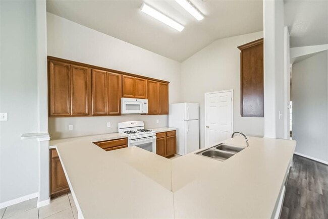 Building Photo - 9911 Driftwood Park Dr