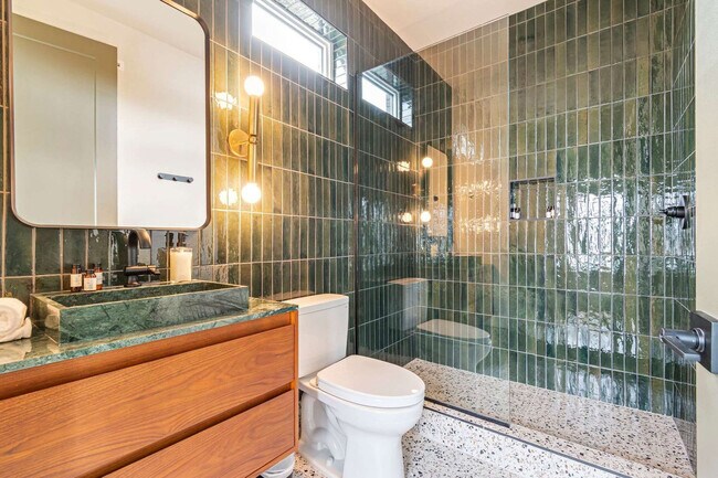 Building Photo - 1117 3rd Ave S