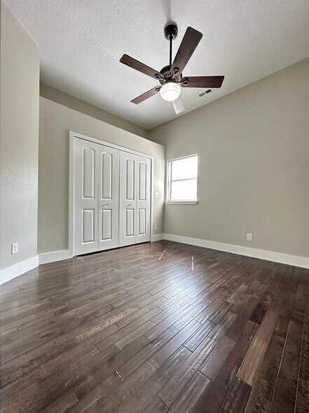 Building Photo - 941 Luttrell St
