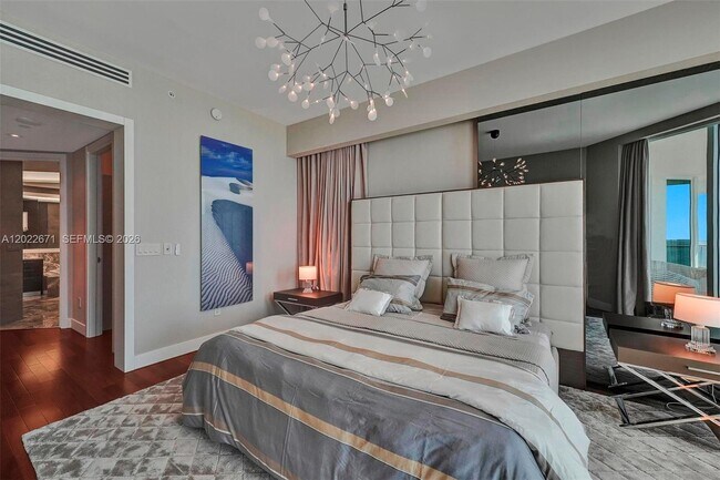 Building Photo - 16051 Collins Ave
