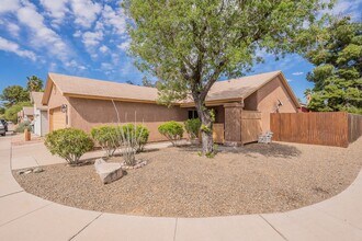 Building Photo - ATTRACTIVE  WEST CENTRAL 2 BEDROOM HOME W/...