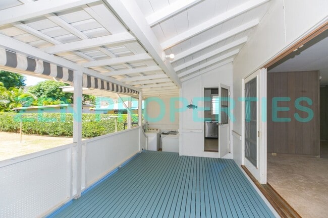 Building Photo - a 3 bdrm, 1 bath home for rent in Niu Valley