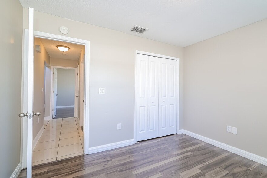 Building Photo - 2200 Country Field Way