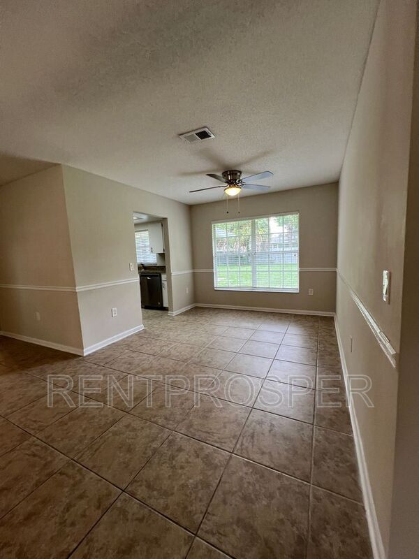 Building Photo - 360 Vincent Dr