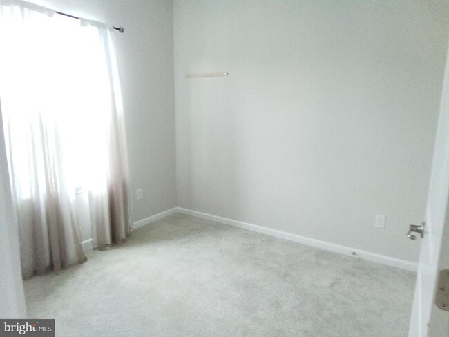 Building Photo - 31 Roundstone Run