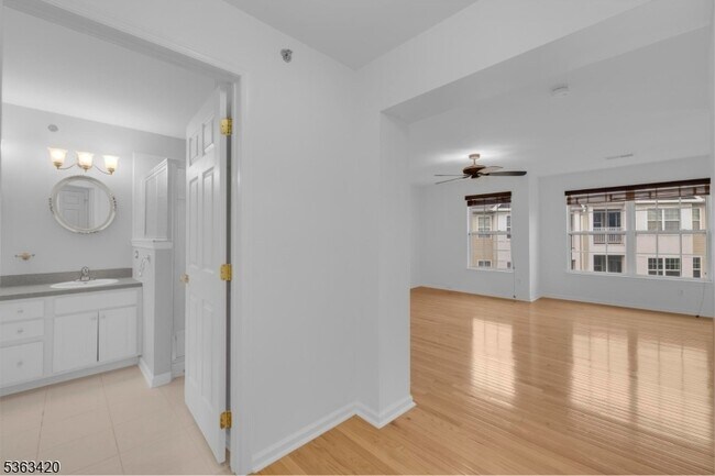 Building Photo - 59 Taft Ln