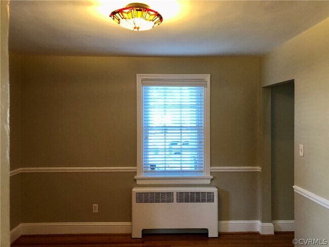 Building Photo - 208 Woodlawn Ave