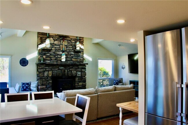 Building Photo - 39 Berrie Ln