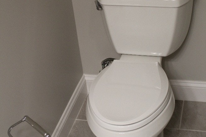 Guest Bath - 4623 6th Ave