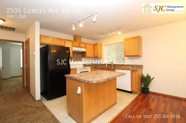 Building Photo - 2505 Conger Ave NW