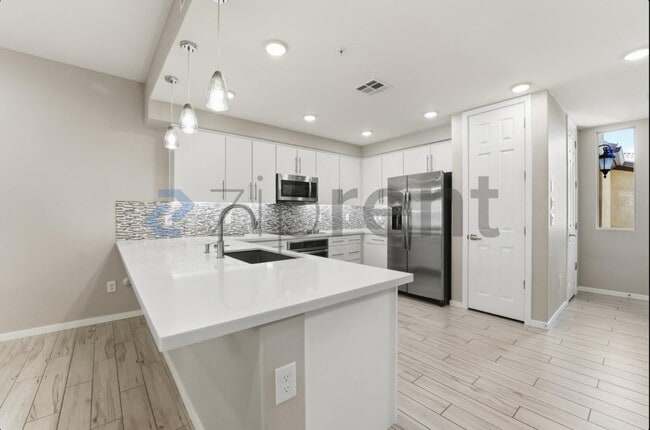 Building Photo - 250 W Queen Creek Rd