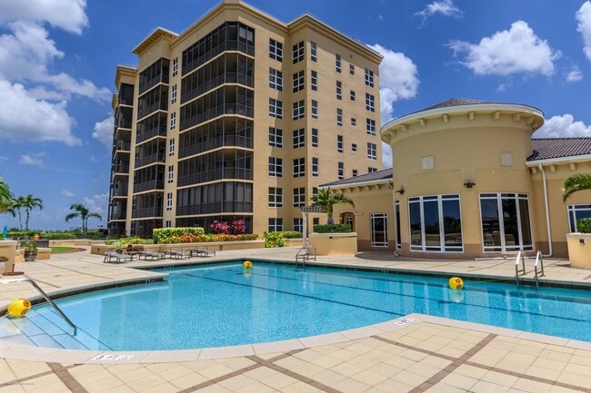 Building Photo - EXECUTIVE VACATION RENTAL