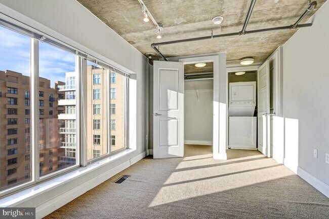 Building Photo - 301 Massachusetts Ave NW