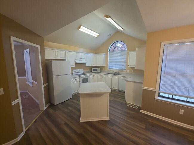 Building Photo - Charming Single-Level 3 Bedroom Home with Large Back Porch and 2-Car Garage