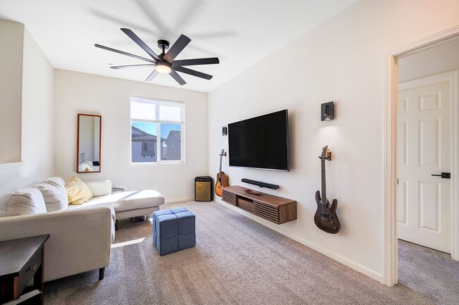 Building Photo - Beautiful 2 story Home for rent in Visalia...