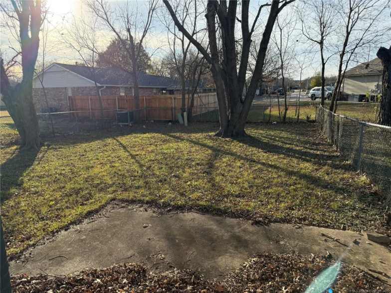 Building Photo - 2403 N Jay St