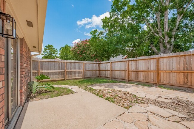 Building Photo - 5814 N Magazine Cir