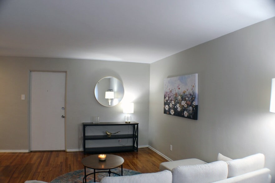 Building Photo - Bevo Apartments