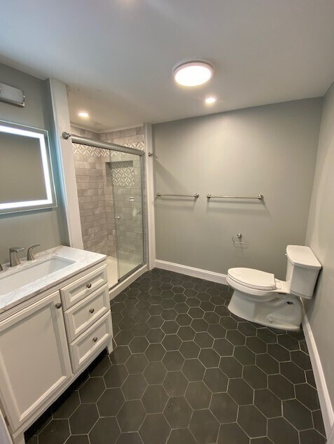Building Photo - 102 Ashworth Plz