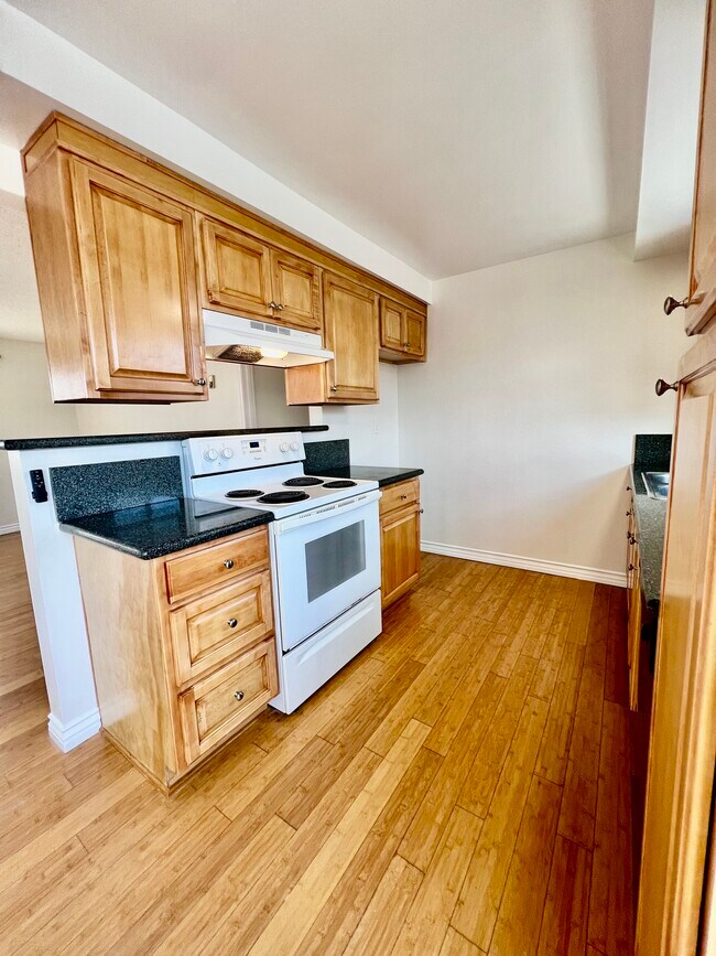 Building Photo - 1218 Amethyst St