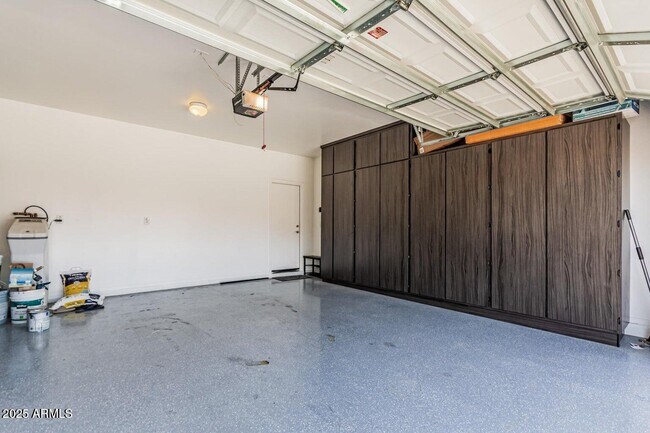 Building Photo - 10827 W Bronco Trail
