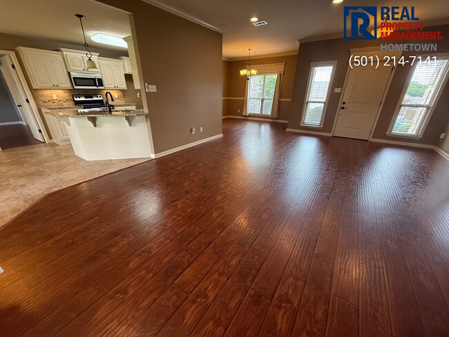 Building Photo - 2232 Ingleside Dr