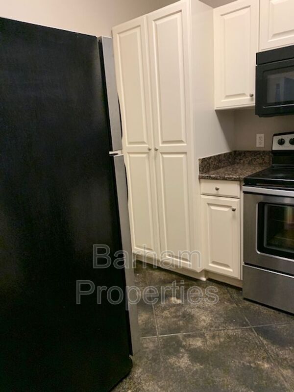 Building Photo - 2111 Raguet St