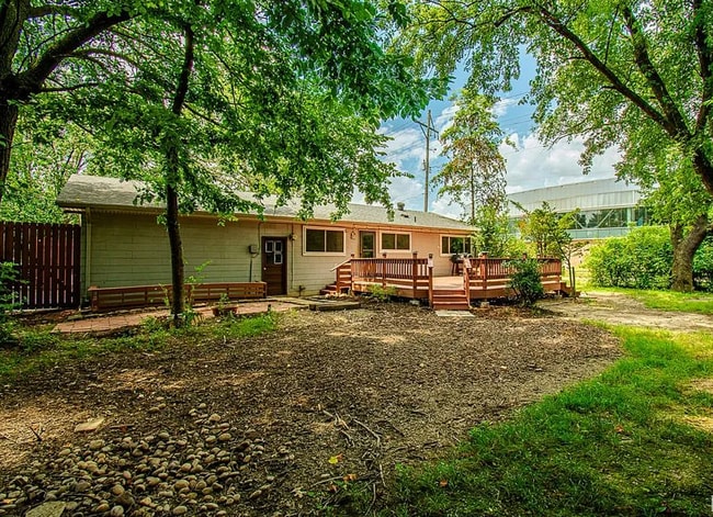 Building Photo - 2294 Westglen Park Dr