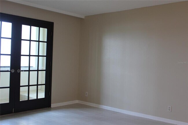 Building Photo - 2618 Cove Cay Dr