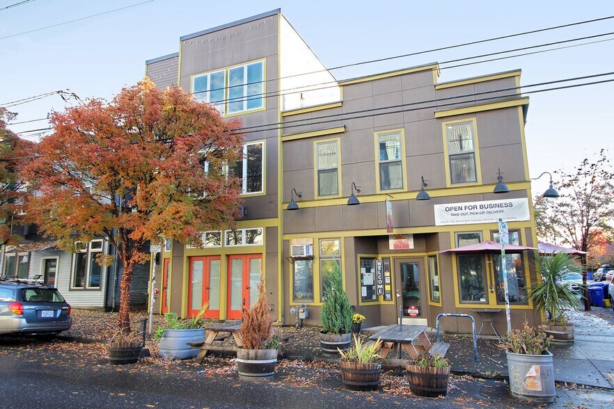 Primary Photo - 1460-1460 NE Alberta St