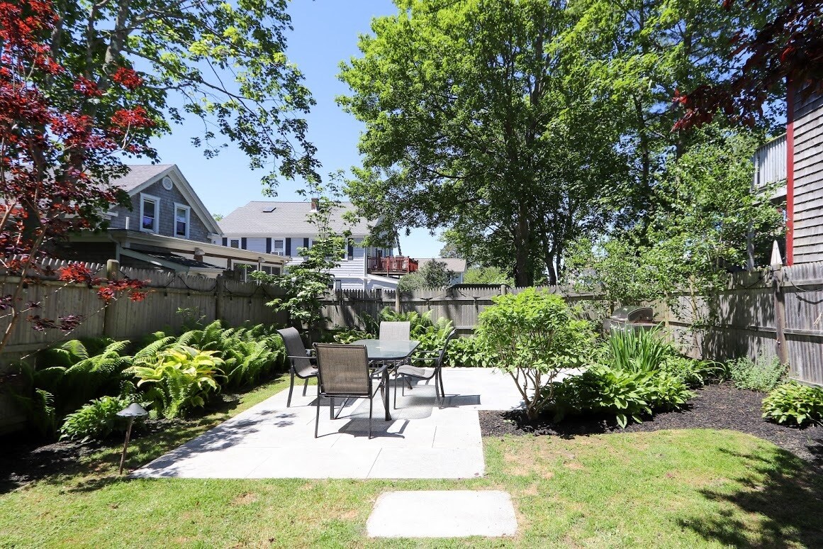 Building Photo - 491 Spring St