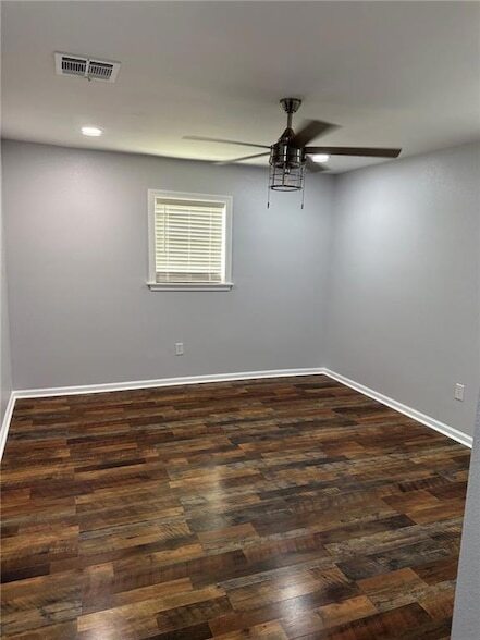 Building Photo - 834 Vallette St