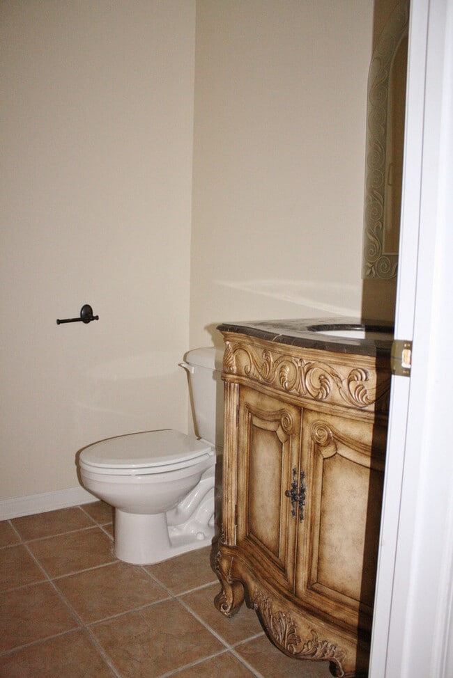 Building Photo - Gorgeous Phenix City Home Off Of HWY 165!