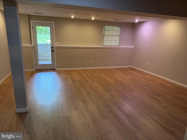 Building Photo - 6810 Ericka Ave