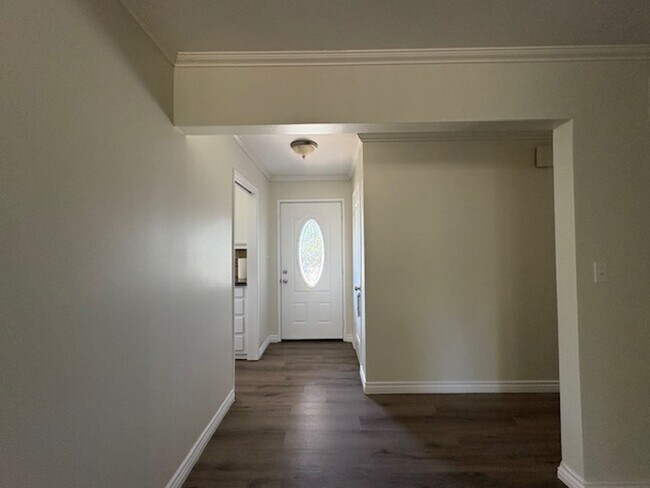 Building Photo - Redlands 4 Bedroom Home