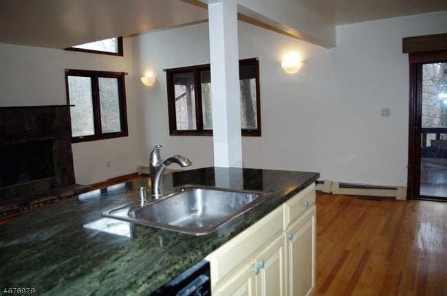 Building Photo - 17 Village Way