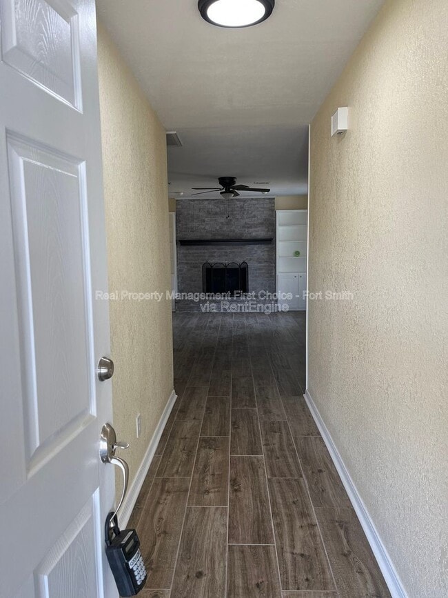 Building Photo - 3200 S 56th St