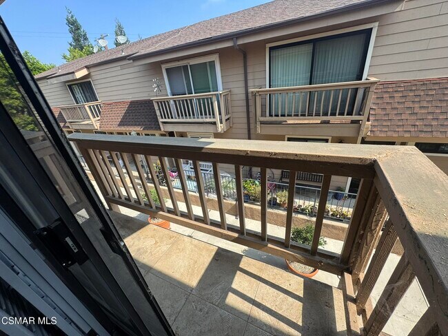 Building Photo - 12115 Valleyheart Dr