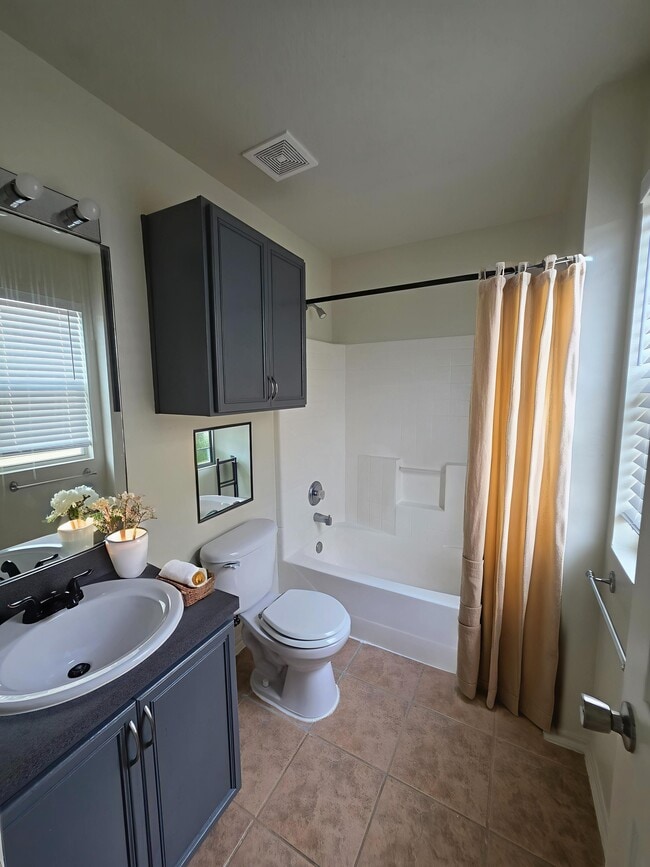 Building Photo - 9714 Coyote Creek Dr
