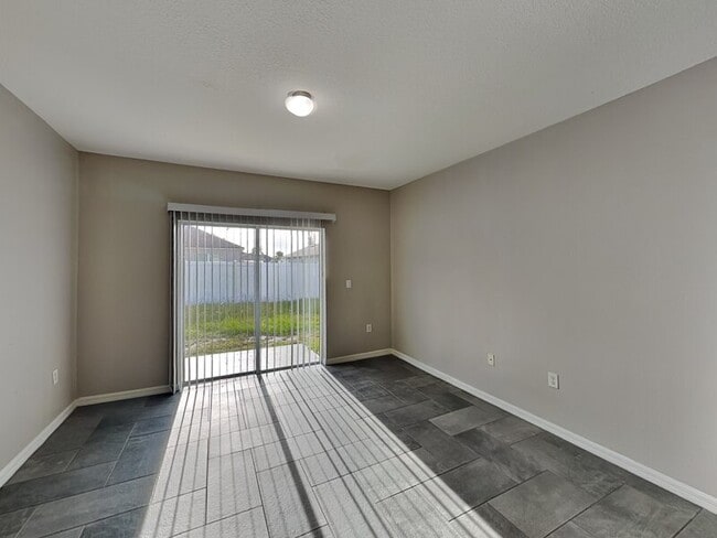 Building Photo - 3074 Brenton Manor Loop